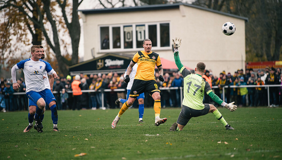 Dynamo souverän ins Viertelfinale Sportgemeinschaft Dynamo Dresden